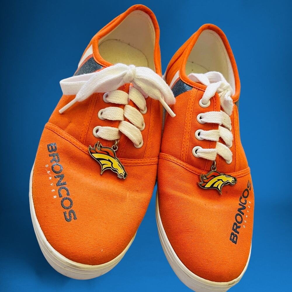 Rare! NFL Licensed Denver Broncos Super Fan Low Top Sneakers 2014 + charms